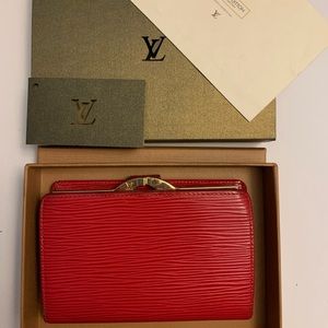 ⛔️S O L D ⛔️Louis Vuitton Red Vernis Wallet